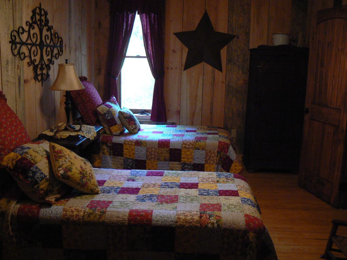 French Broad Outpost Ranch Hotell Del Rio Exteriör bild