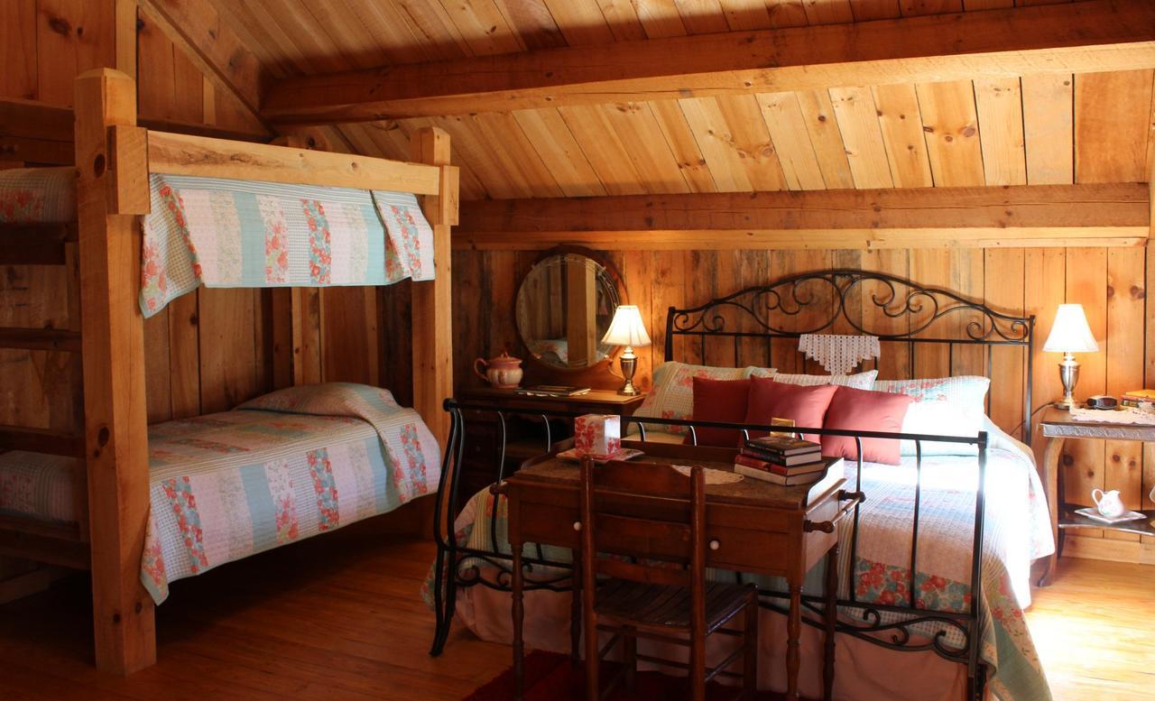French Broad Outpost Ranch Hotell Del Rio Exteriör bild